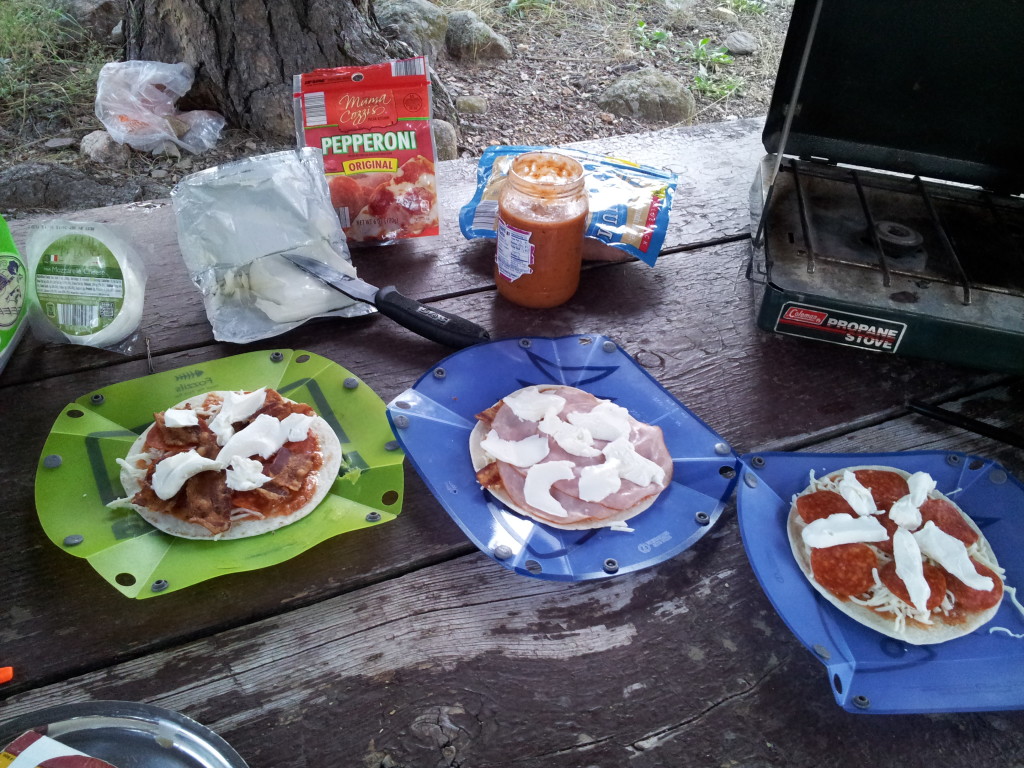 Car Camping Pizza 3 Pizzas assembled